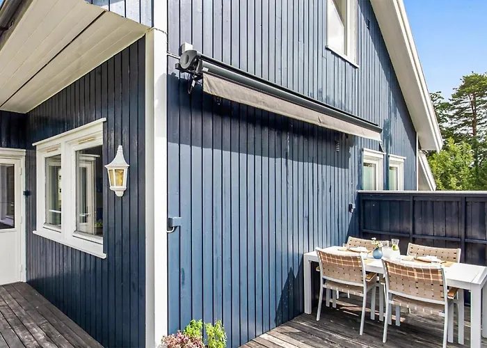 Stunning Apartment In Kristiansand S With Kitchen